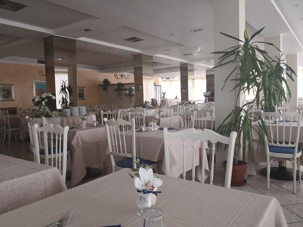 Hotel De Amicis Ριτσόνε Εξωτερικό φωτογραφία