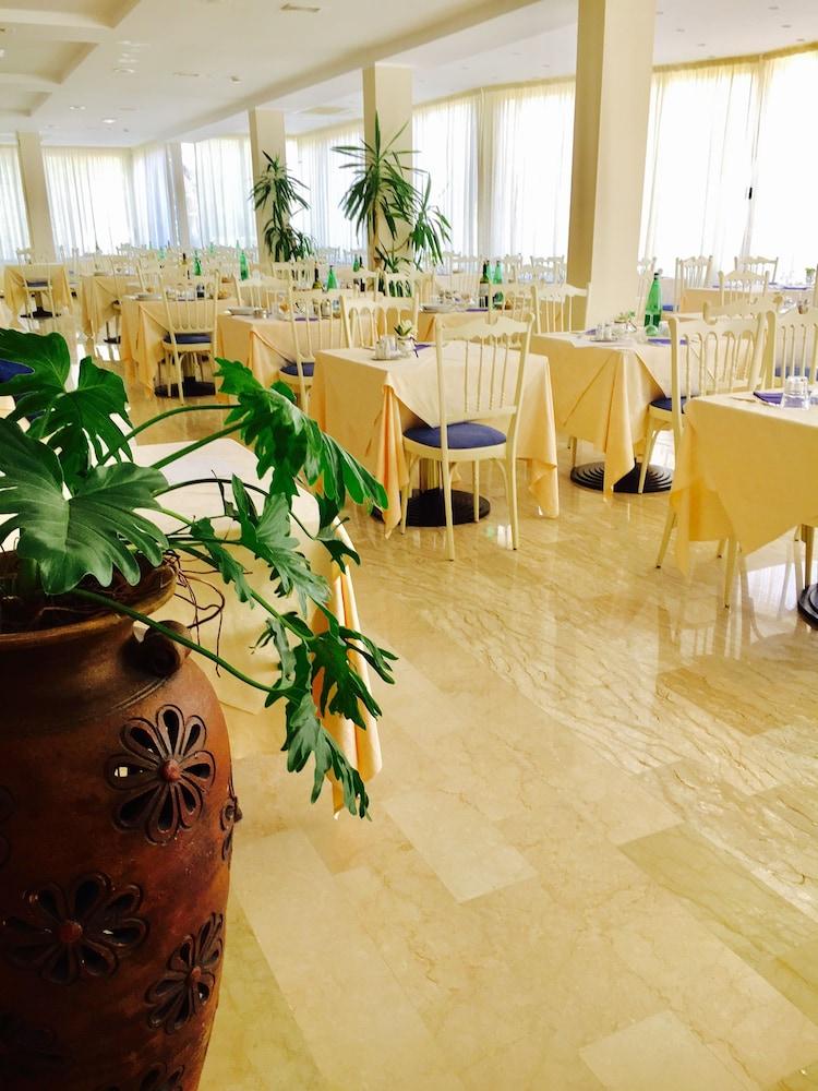 Hotel De Amicis Ριτσόνε Εξωτερικό φωτογραφία