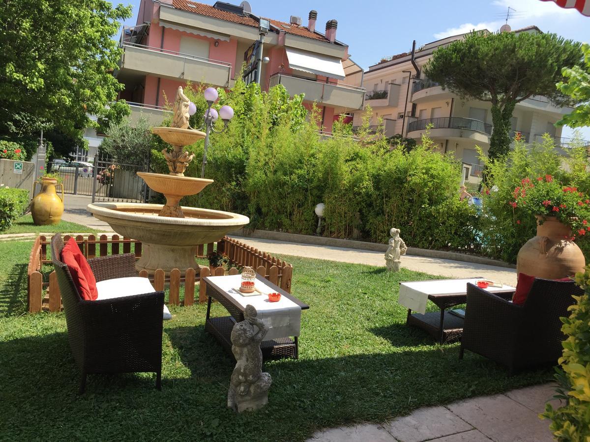 Hotel De Amicis Ριτσόνε Εξωτερικό φωτογραφία