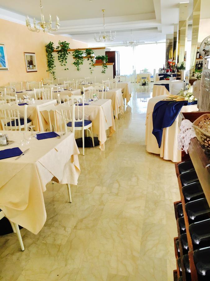 Hotel De Amicis Ριτσόνε Εξωτερικό φωτογραφία