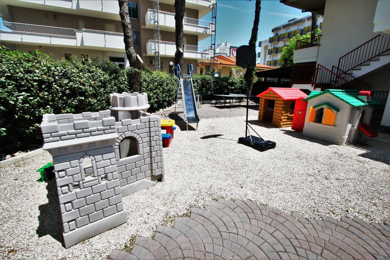 Hotel De Amicis Ριτσόνε Εξωτερικό φωτογραφία