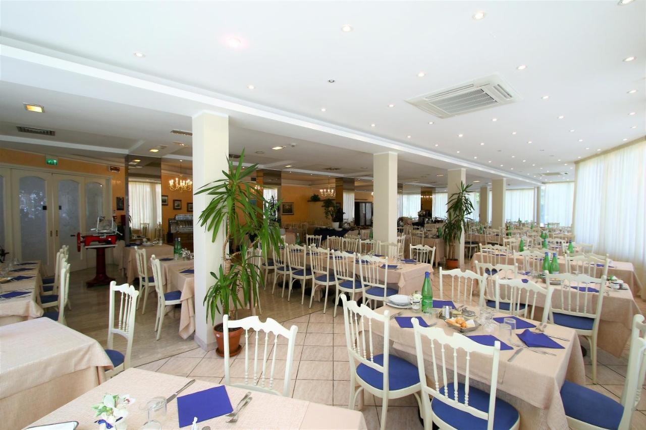 Hotel De Amicis Ριτσόνε Εξωτερικό φωτογραφία